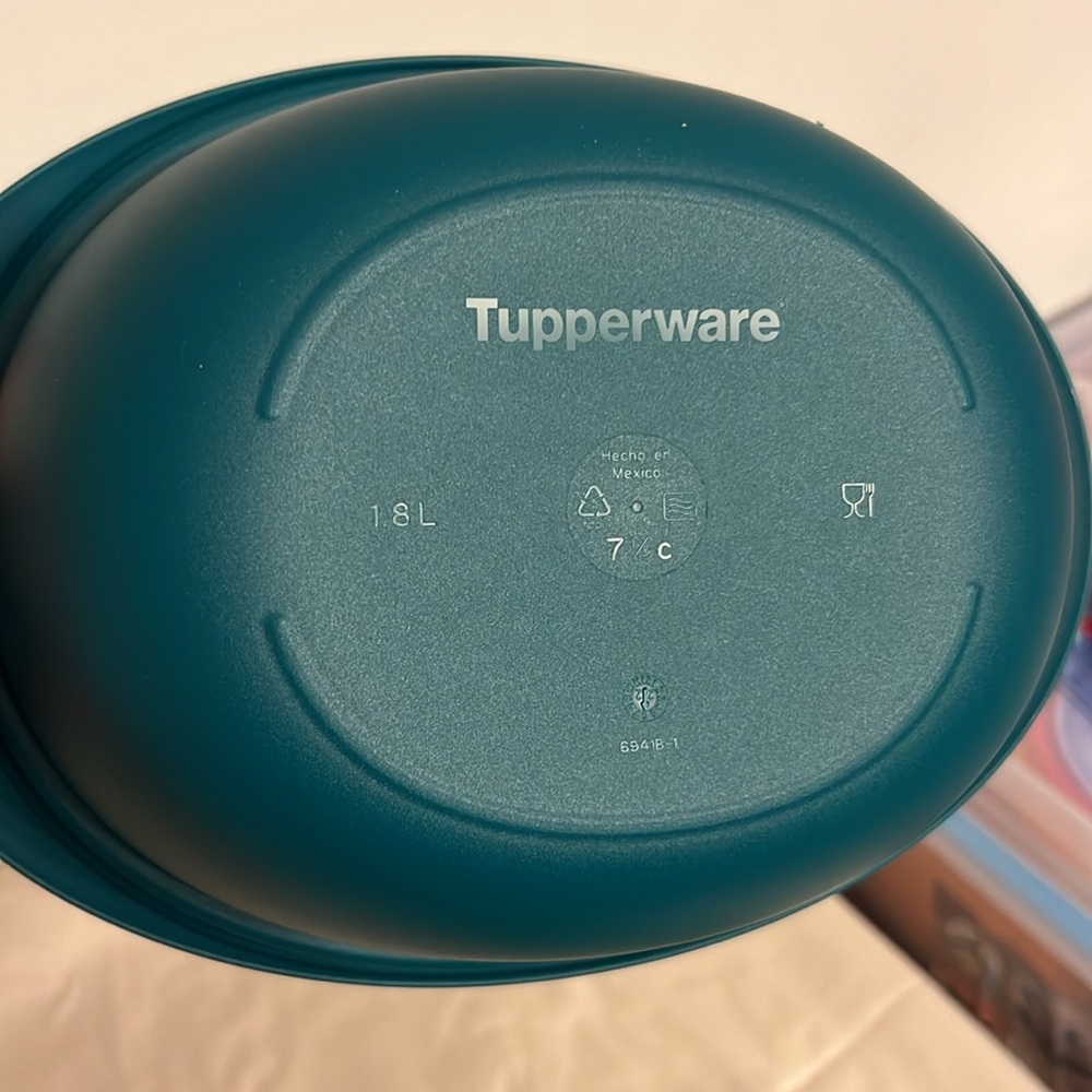 New item from Tupperware blossom soup server - Picture 7 of 8